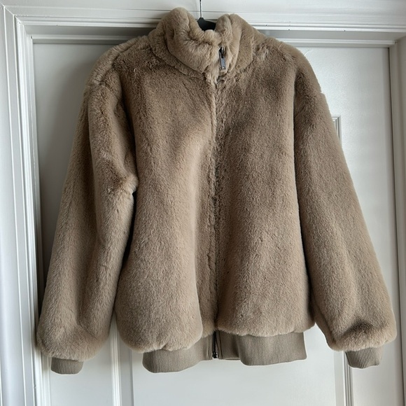 Truth Jackets & Blazers - Truth by Republic Cream Nude Faux Fur Zip Jacket Coat L